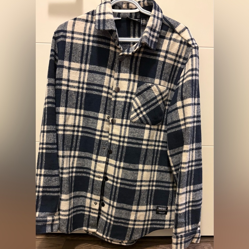 WeSC Men's Navy and Cream Checkered Shirt Jacket